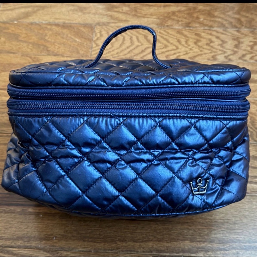 Oliver Thomas Quilted Navy Cosmetic Bag